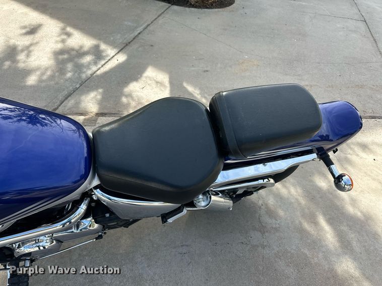 image for item EQ4645 2002 Suzuki VZ800K Marauder motorcycle