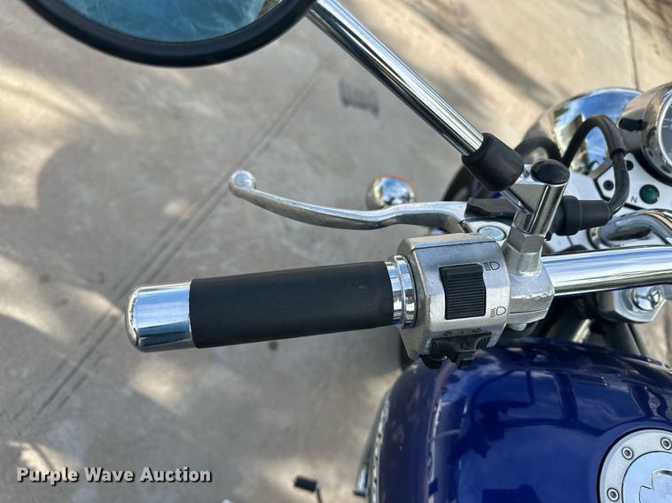 image for item EQ4645 2002 Suzuki VZ800K Marauder motorcycle