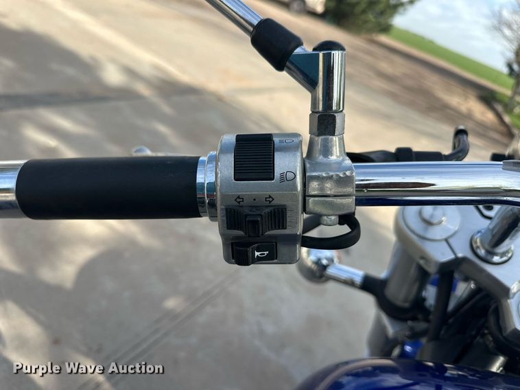 image for item EQ4645 2002 Suzuki VZ800K Marauder motorcycle