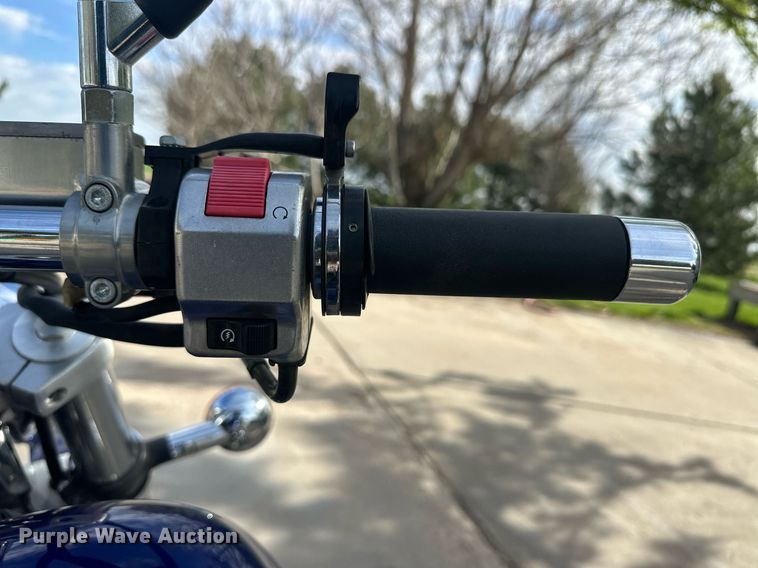 image for item EQ4645 2002 Suzuki VZ800K Marauder motorcycle