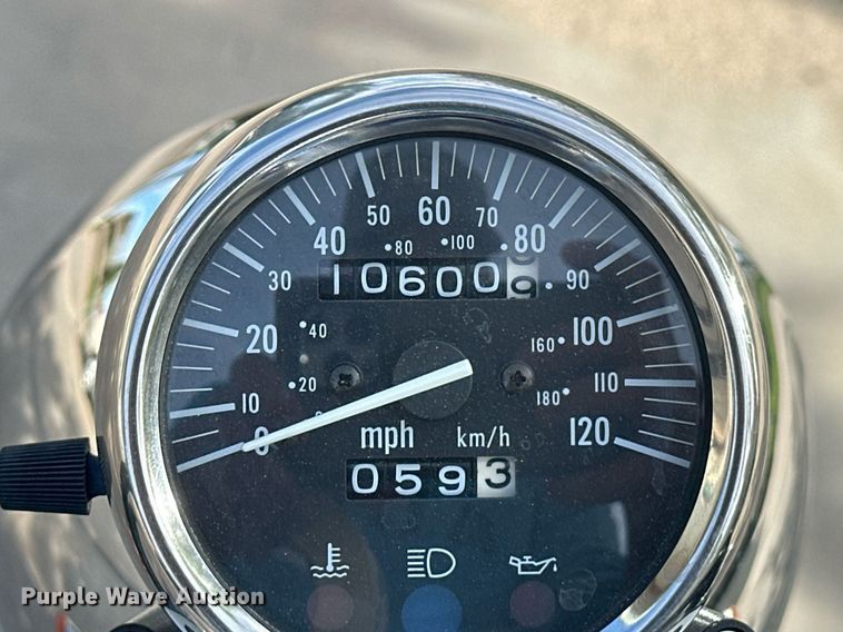 image for item EQ4645 2002 Suzuki VZ800K Marauder motorcycle