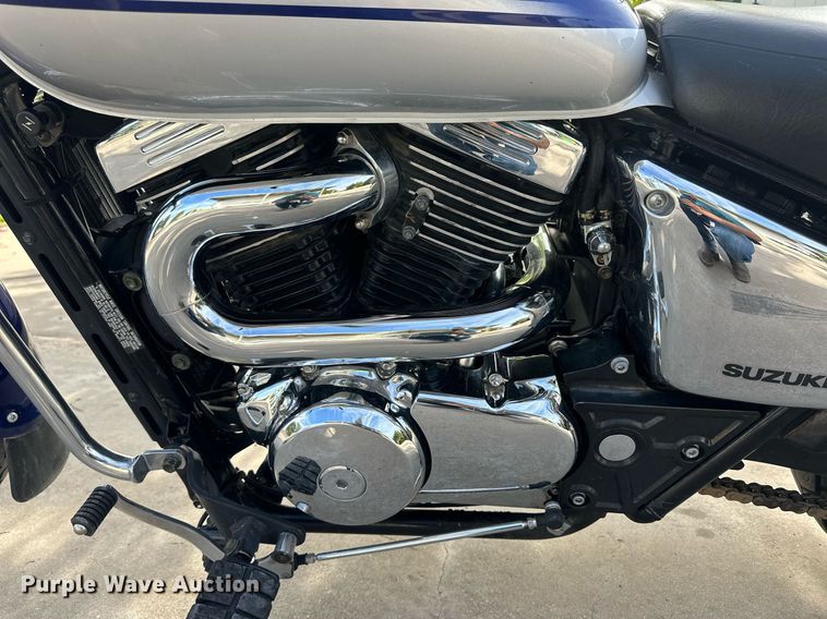 image for item EQ4645 2002 Suzuki VZ800K Marauder motorcycle