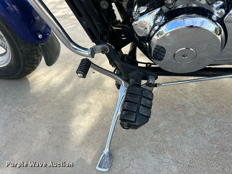 image for item EQ4645 2002 Suzuki VZ800K Marauder motorcycle