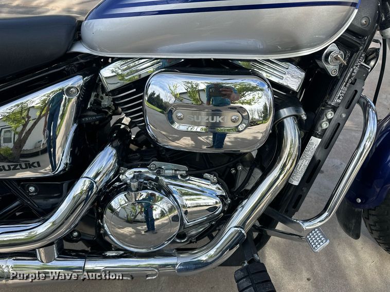 image for item EQ4645 2002 Suzuki VZ800K Marauder motorcycle