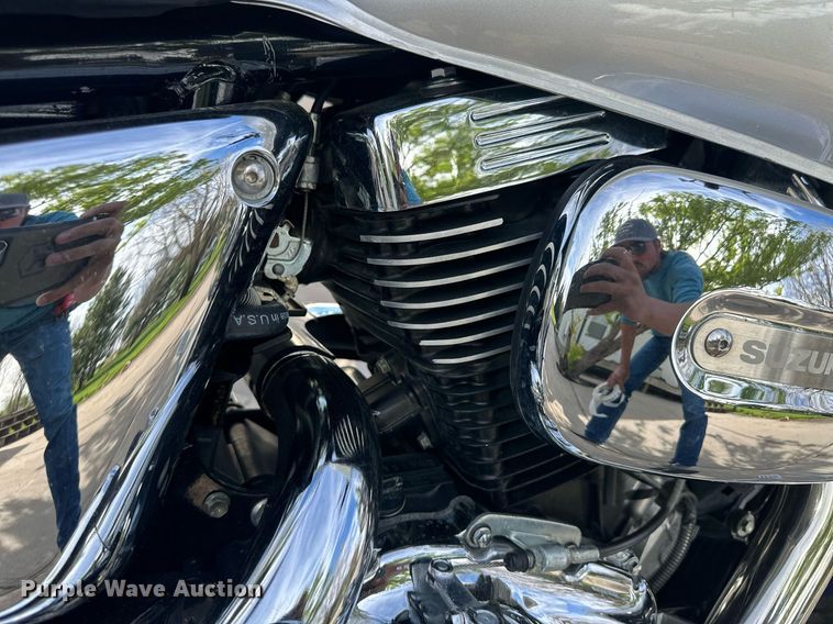 image for item EQ4645 2002 Suzuki VZ800K Marauder motorcycle