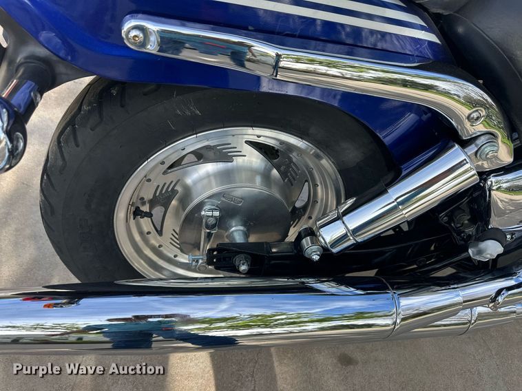 image for item EQ4645 2002 Suzuki VZ800K Marauder motorcycle