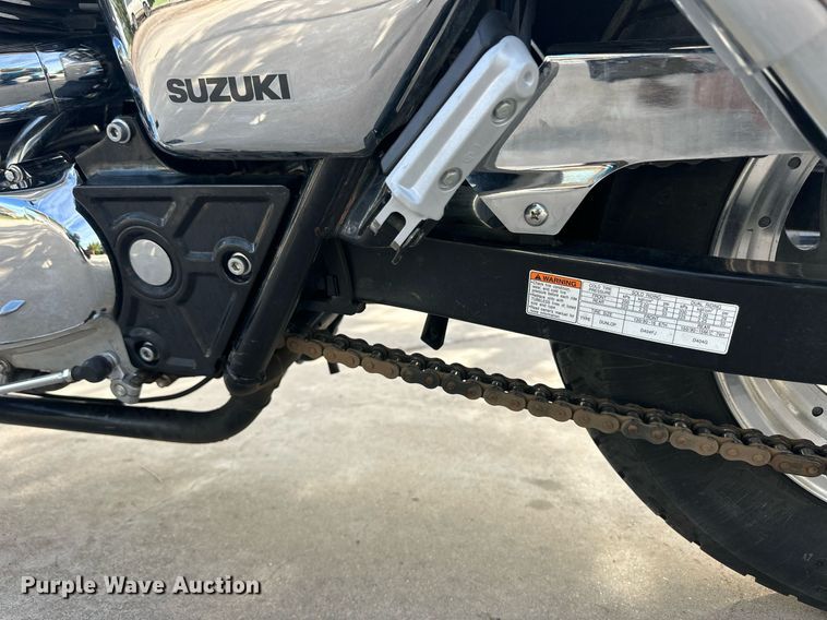 image for item EQ4645 2002 Suzuki VZ800K Marauder motorcycle