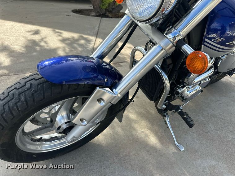 image for item EQ4645 2002 Suzuki VZ800K Marauder motorcycle