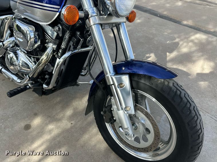 image for item EQ4645 2002 Suzuki VZ800K Marauder motorcycle