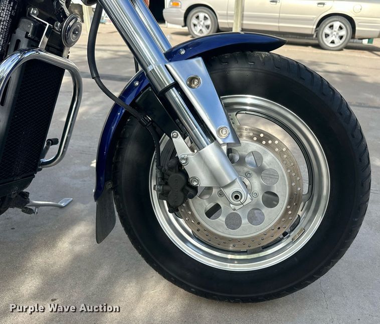 image for item EQ4645 2002 Suzuki VZ800K Marauder motorcycle