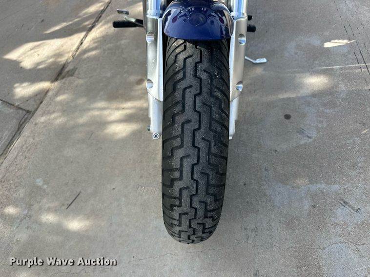 image for item EQ4645 2002 Suzuki VZ800K Marauder motorcycle