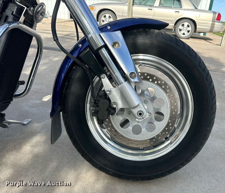 image for item EQ4645 2002 Suzuki VZ800K Marauder motorcycle