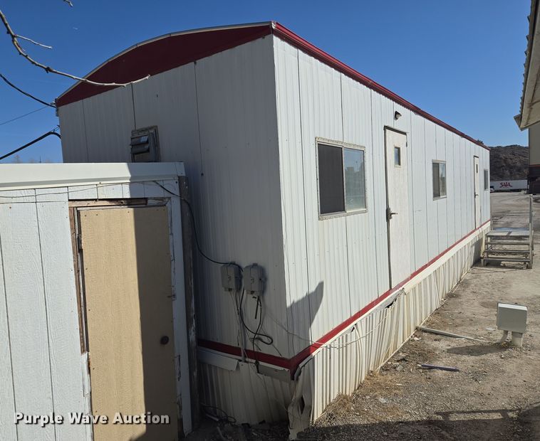 image for item EQ6814 2005 Premiere office trailer