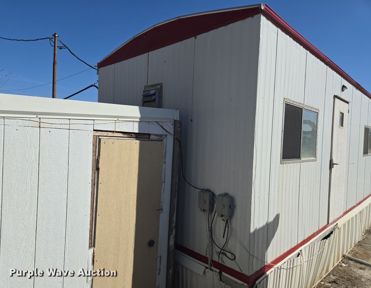 image for item EQ6814 2005 Premiere office trailer