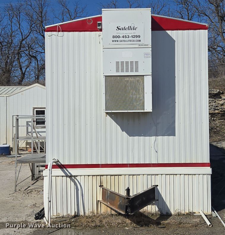 image for item EQ6814 2005 Premiere office trailer