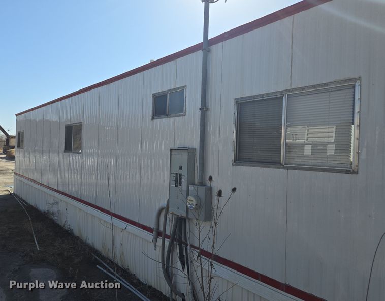 image for item EQ6814 2005 Premiere office trailer