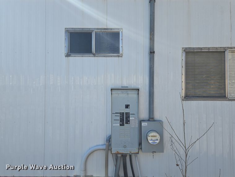 image for item EQ6814 2005 Premiere office trailer