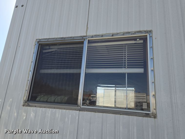 image for item EQ6814 2005 Premiere office trailer