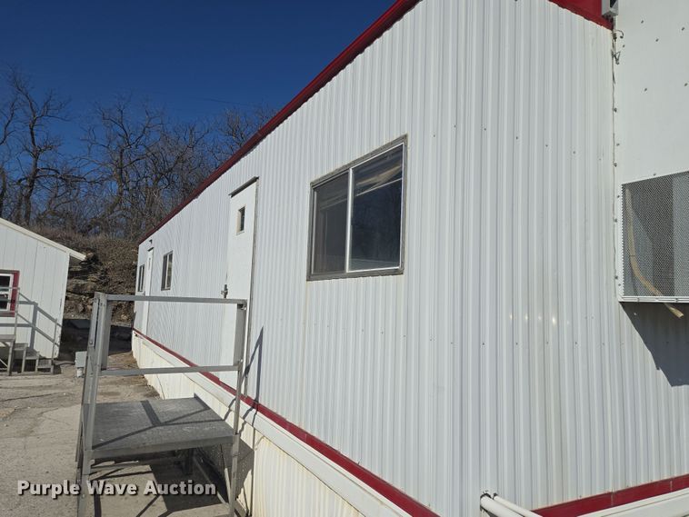 image for item EQ6814 2005 Premiere office trailer