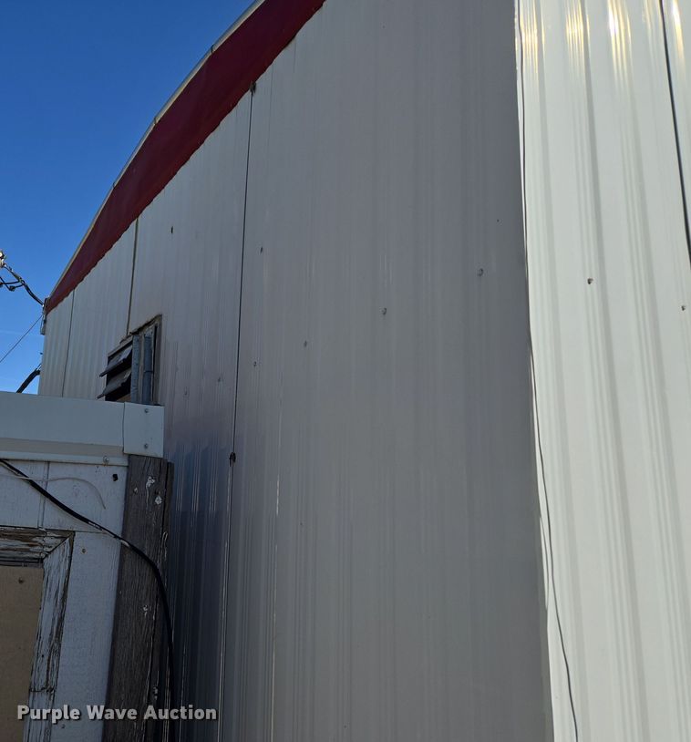 image for item EQ6814 2005 Premiere office trailer