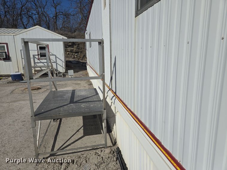 image for item EQ6814 2005 Premiere office trailer