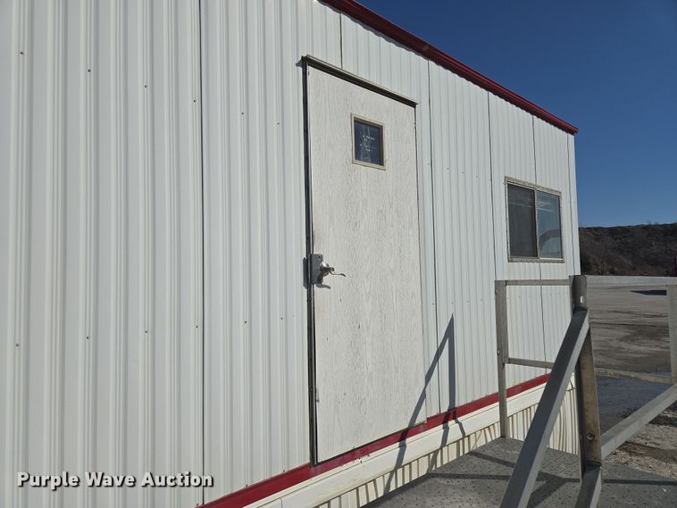 image for item EQ6814 2005 Premiere office trailer