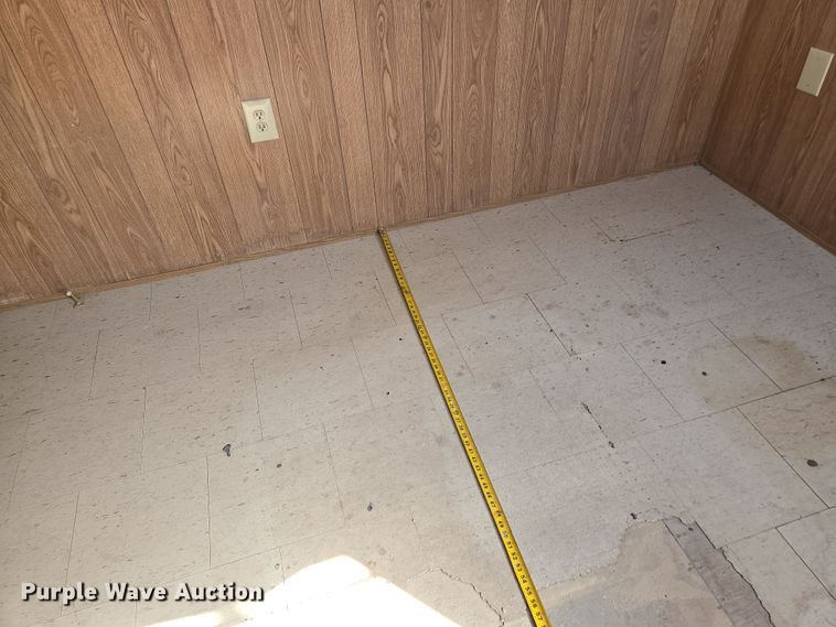 image for item EQ6814 2005 Premiere office trailer