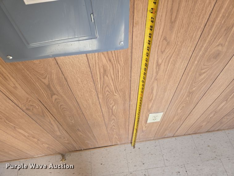 image for item EQ6814 2005 Premiere office trailer