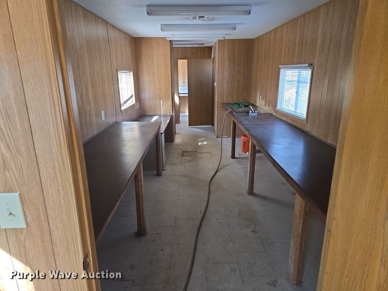 image for item EQ6814 2005 Premiere office trailer