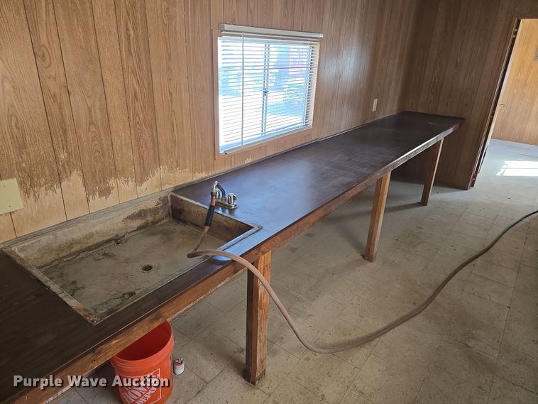 image for item EQ6814 2005 Premiere office trailer