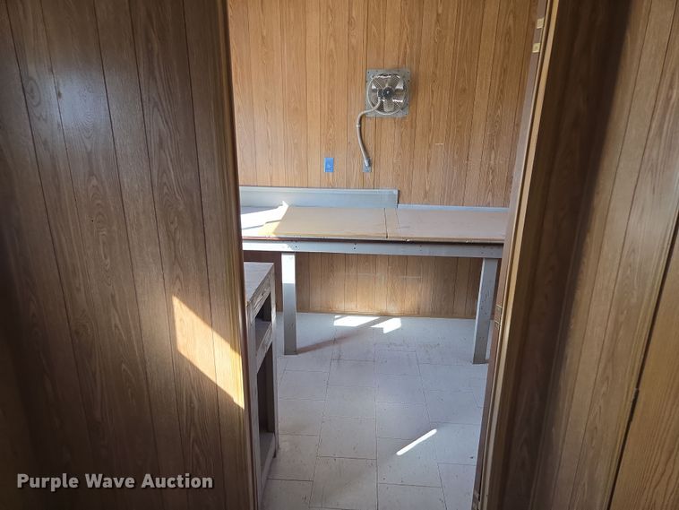 image for item EQ6814 2005 Premiere office trailer