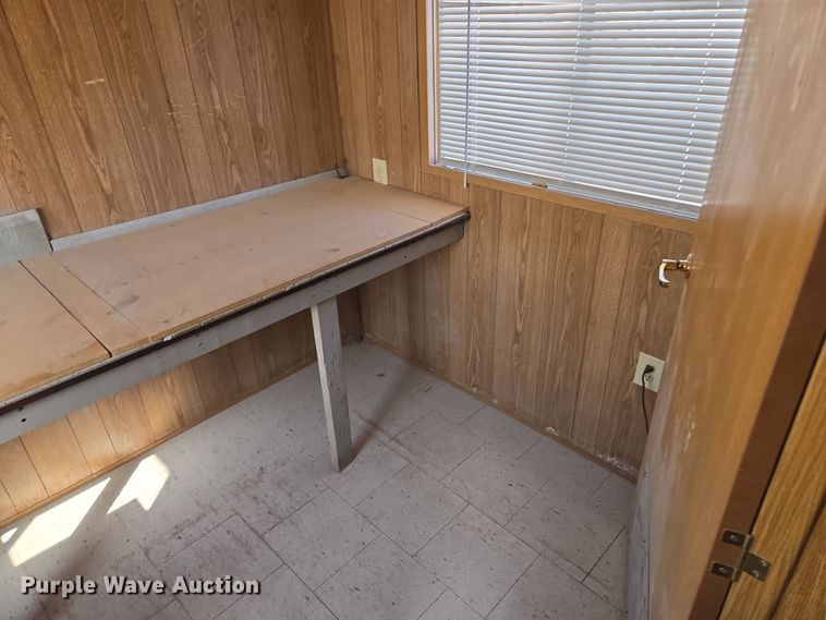 image for item EQ6814 2005 Premiere office trailer