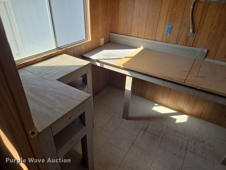 image for item EQ6814 2005 Premiere office trailer