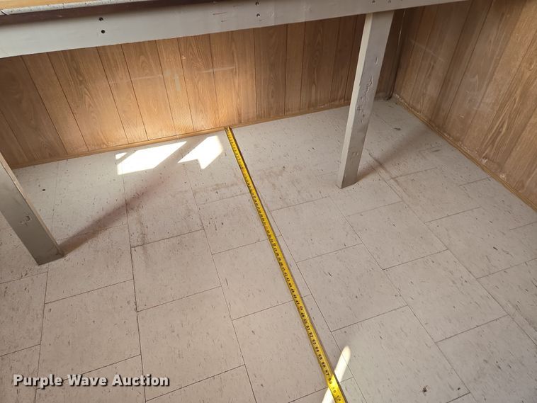 image for item EQ6814 2005 Premiere office trailer