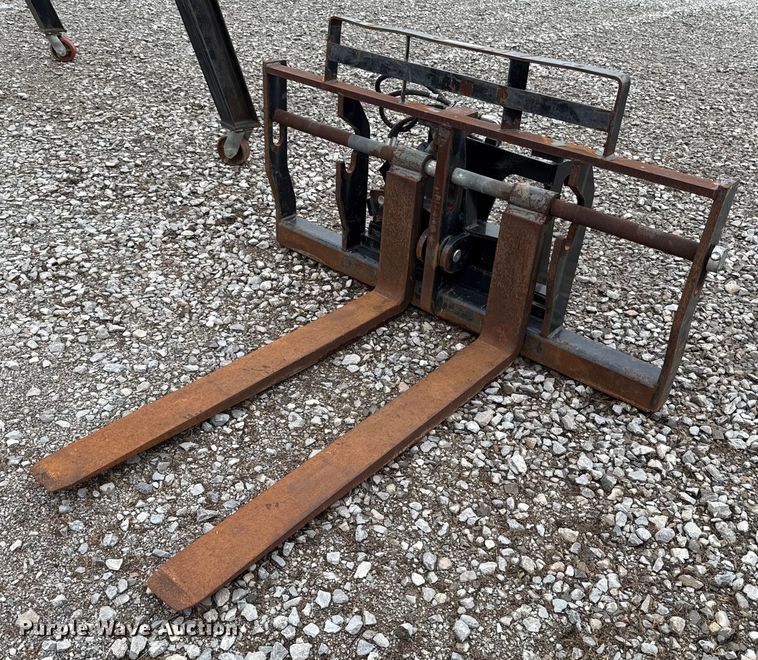 image for item ER1071 Wheel loader forks