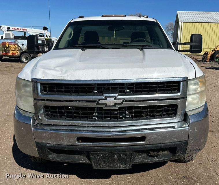 image for item ER8736 2008 Chevrolet Silverado 3500HD pickup truck cab and chassis
