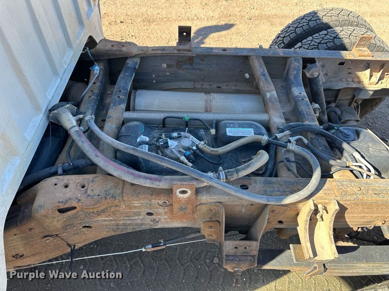 image for item ER8736 2008 Chevrolet Silverado 3500HD pickup truck cab and chassis