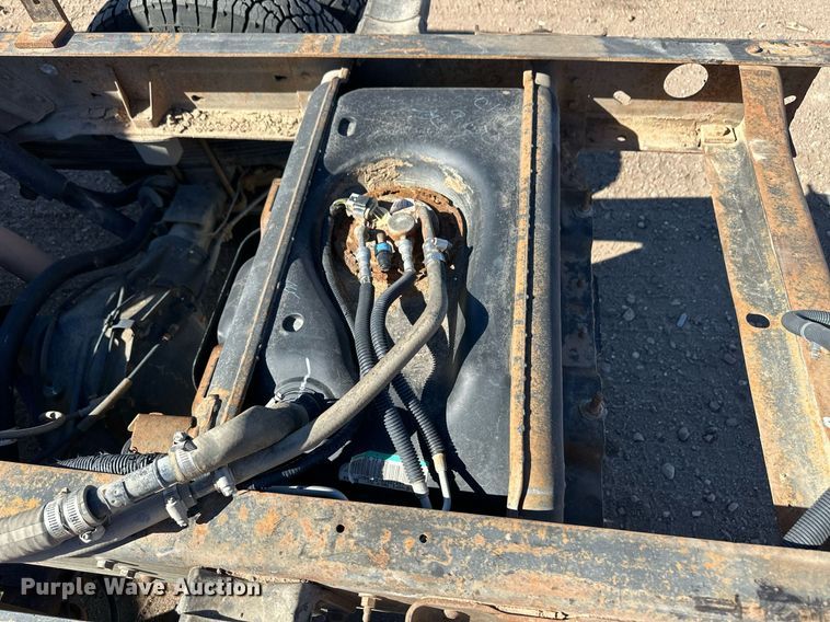 image for item ER8736 2008 Chevrolet Silverado 3500HD pickup truck cab and chassis