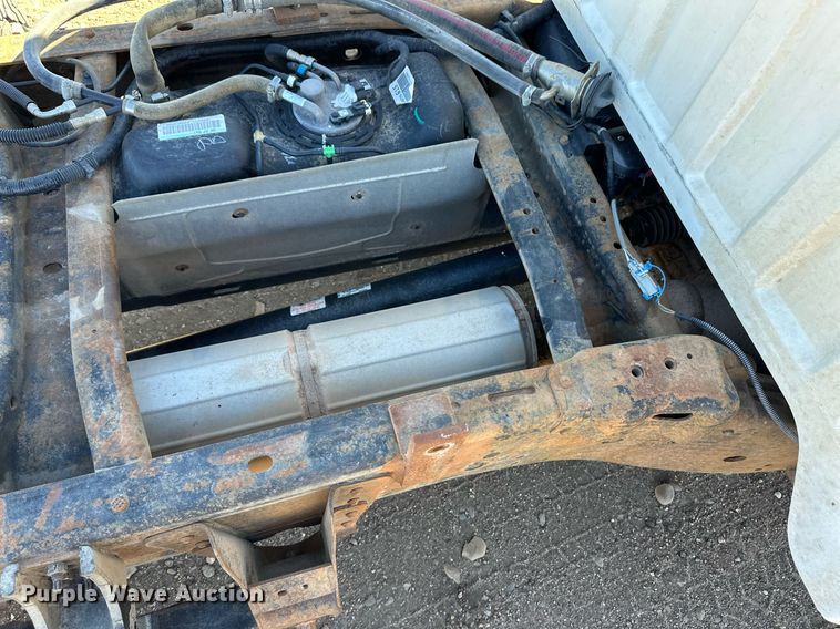 image for item ER8736 2008 Chevrolet Silverado 3500HD pickup truck cab and chassis