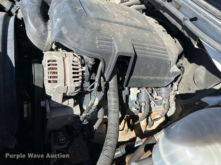 image for item ER8736 2008 Chevrolet Silverado 3500HD pickup truck cab and chassis