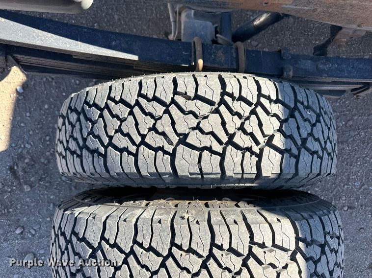 image for item ER8736 2008 Chevrolet Silverado 3500HD pickup truck cab and chassis