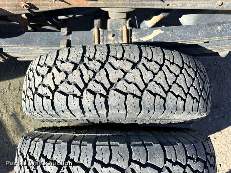 image for item ER8736 2008 Chevrolet Silverado 3500HD pickup truck cab and chassis