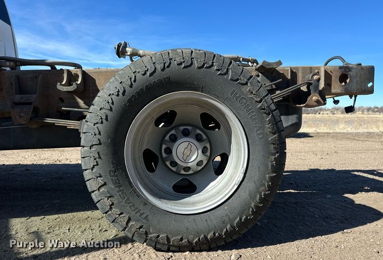 image for item ER8736 2008 Chevrolet Silverado 3500HD pickup truck cab and chassis