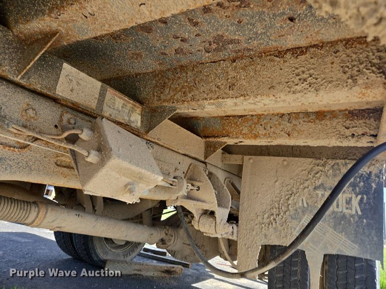 image for item FB9364 2012 Dodge Ram 4500 flatbed truck