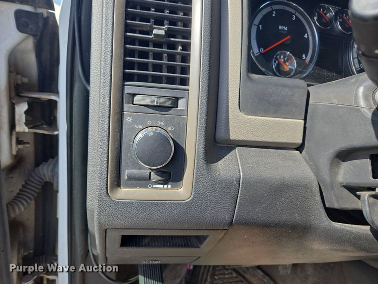 image for item FB9364 2012 Dodge Ram 4500 flatbed truck