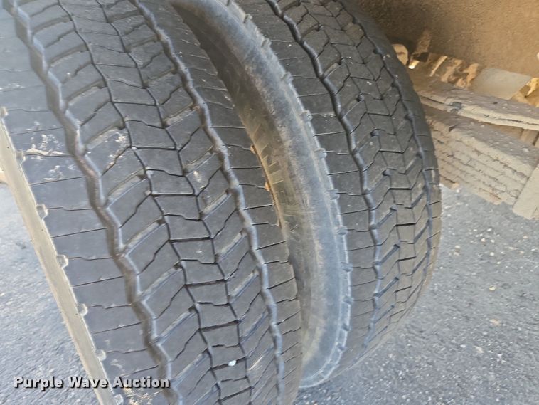 image for item FB9364 2012 Dodge Ram 4500 flatbed truck