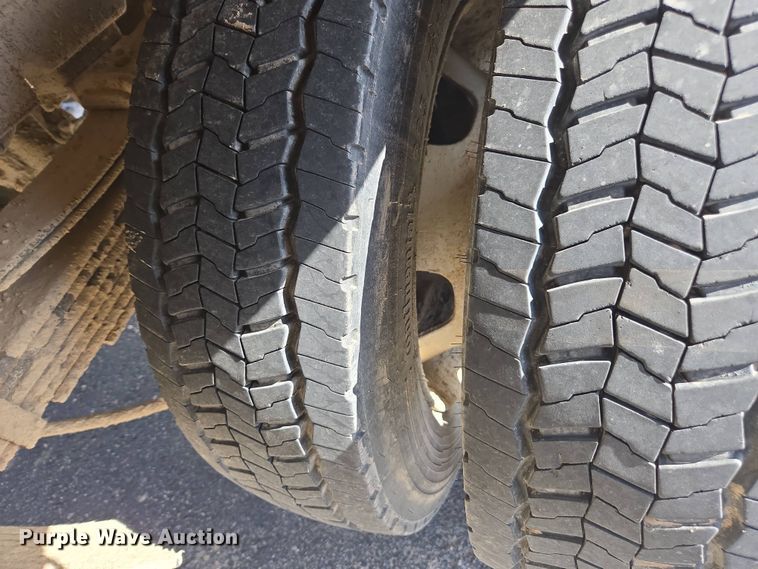 image for item FB9364 2012 Dodge Ram 4500 flatbed truck