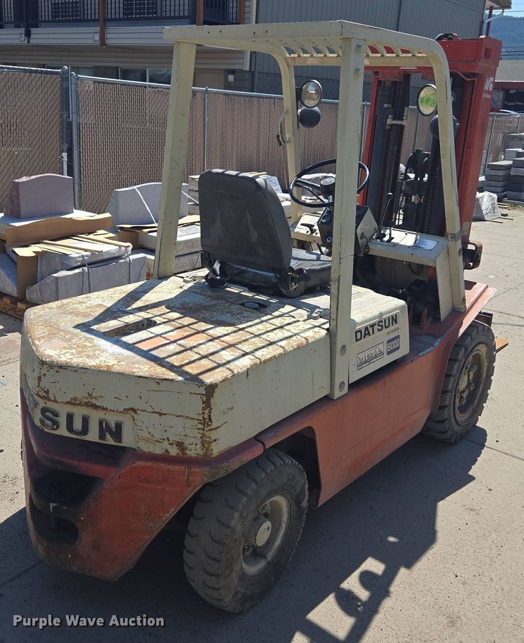 image for item FB9370 Datsun 6000 forklift