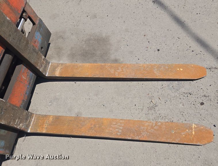 image for item FB9370 Datsun 6000 forklift