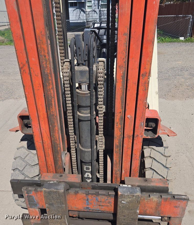 image for item FB9370 Datsun 6000 forklift